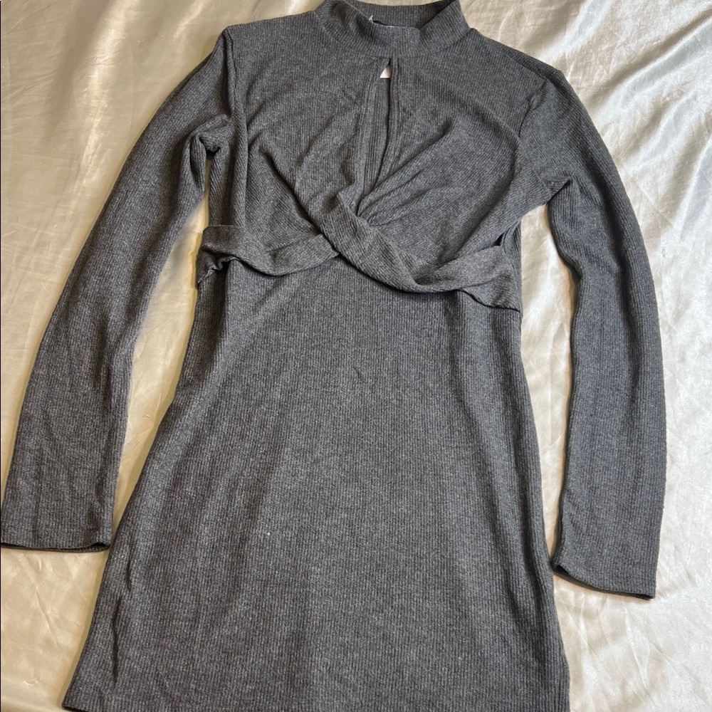 Chic Long-Sleeve Gray Dress